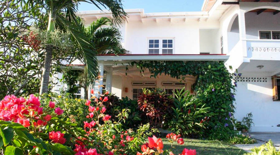 Armadillo Guesthouse & Restaurant